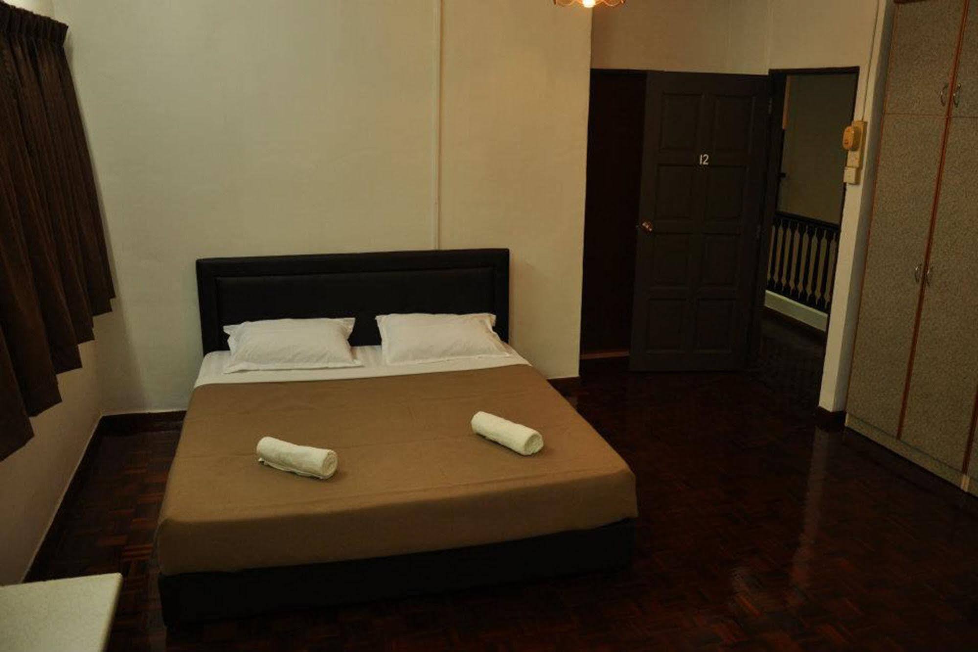 Casa Blanca Guest House Malacca Exteriör bild