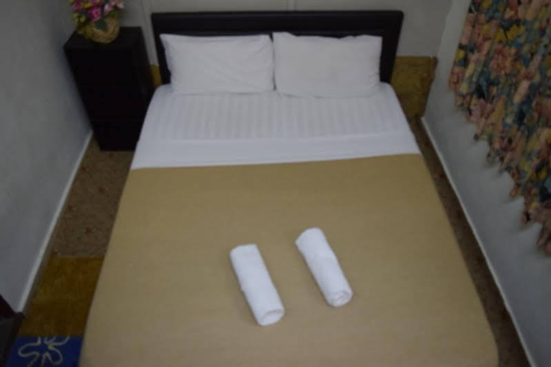 Casa Blanca Guest House Malacca Exteriör bild